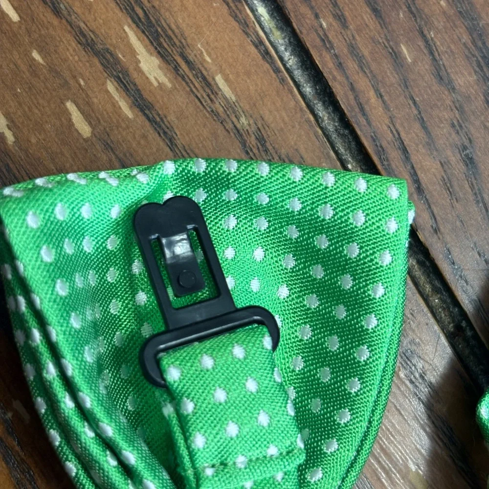 Green Polka Dot Bow Tie